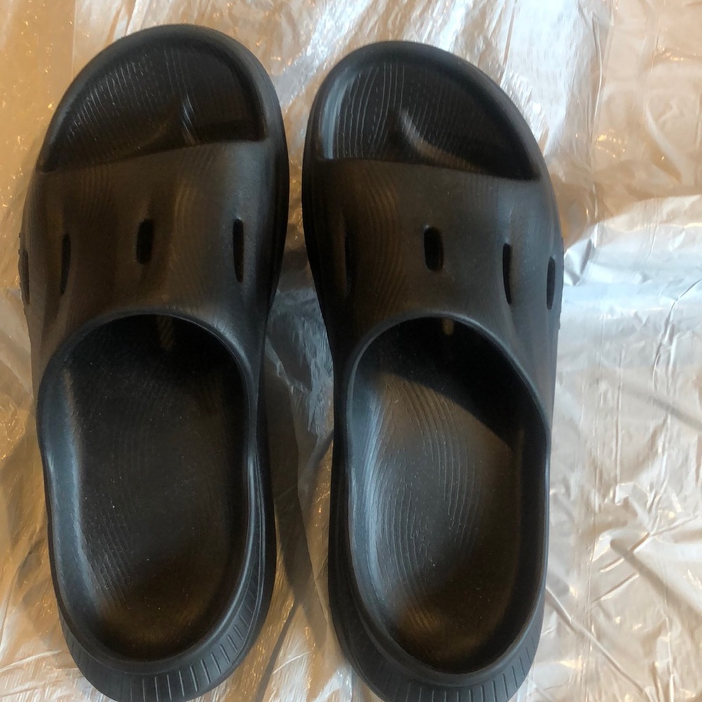 New Hoka slides size 8